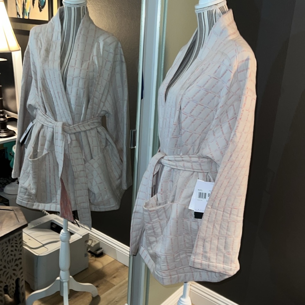 🛑 1 hour sale. Nike, yoga therma m-fit luxe, reversible, cozy and elegant - Picture 2 of 10